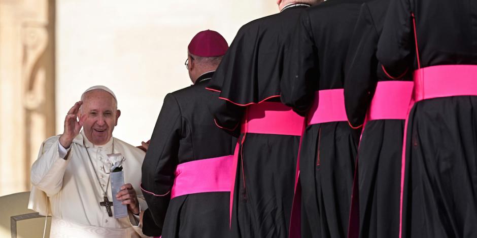Vaticano aún oculta a 900 curas pederastas