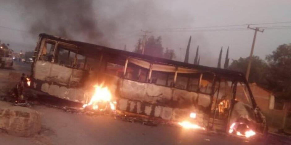 Organizaciones criminales bloquean carretera Juventino Rosas-Celaya