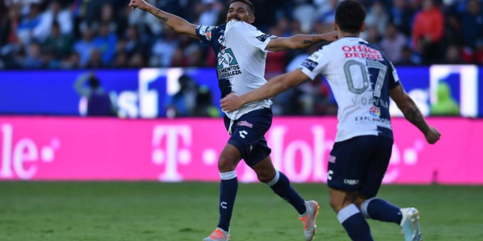 Pachuca acentúa crisis de Cruz Azul tras vencerlo 2-0 en el Hidalgo