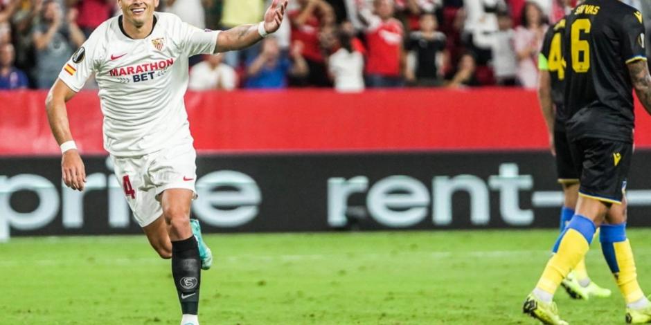 "Chicharito" Hernández marca su primer gol en la cancha del Sevilla