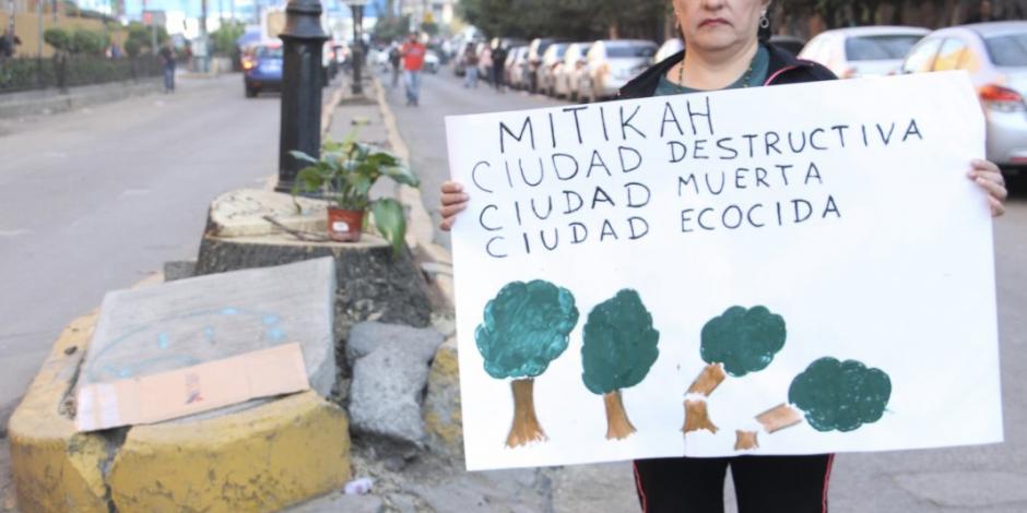 Avalan vecinos usar multa a Mítikah por tala para rehabilitar calle