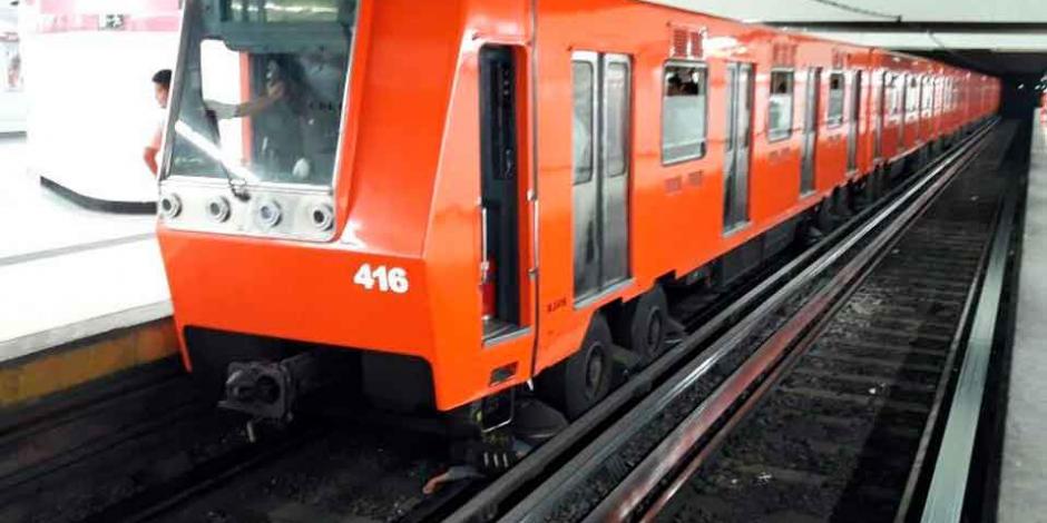 Muere usuario del Metro tras caer a las vías de la estación Candelaria