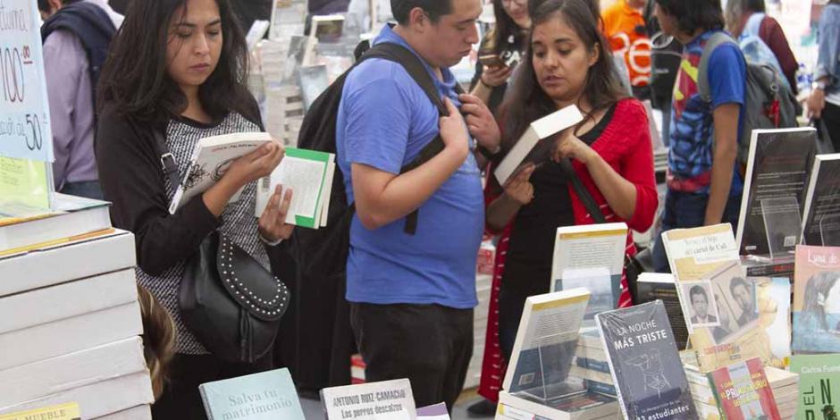 En Los Pinos, venden 5 mil ejemplares en primer día de Tendido de Libros