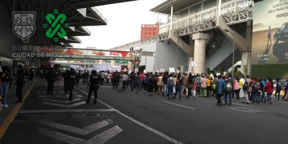 Bloquean extrabajadores de Mexicana Terminal 1 del Aeropuerto