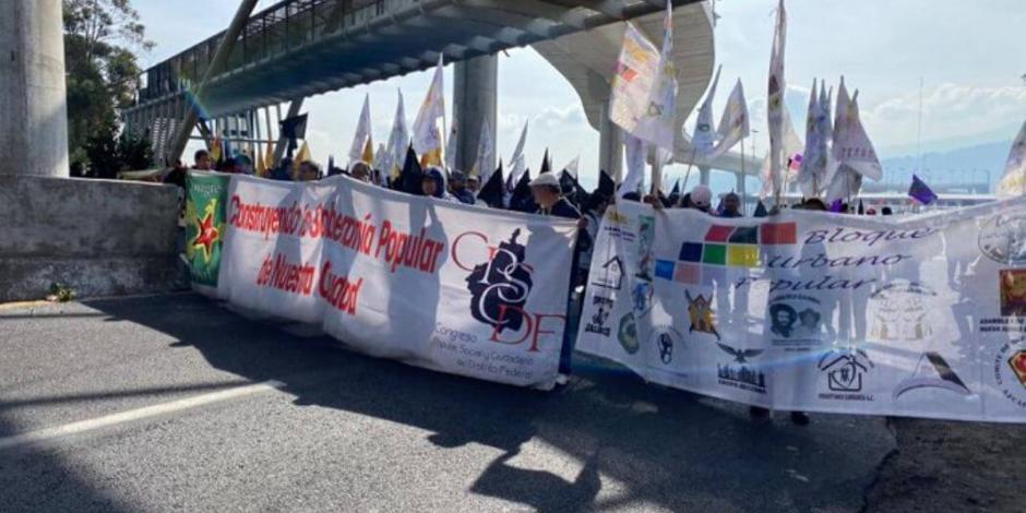 Manifestantes bloquean caseta México-Cuernavaca