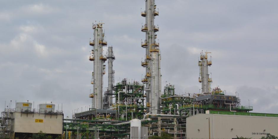 Pemex reporta aumento del 14 por ciento en refinación de crudo