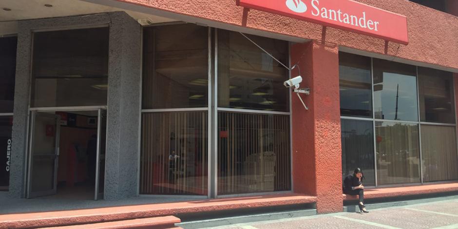 Contempla Santander ampliar servicios financieros en edificios de Fibra Uno