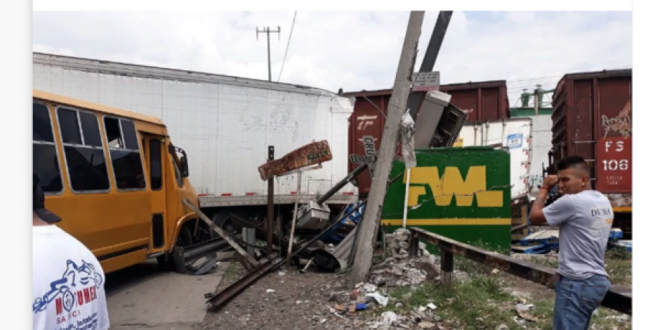 VIDEO: Tren se impacta en caja de tráiler en Ecatepec