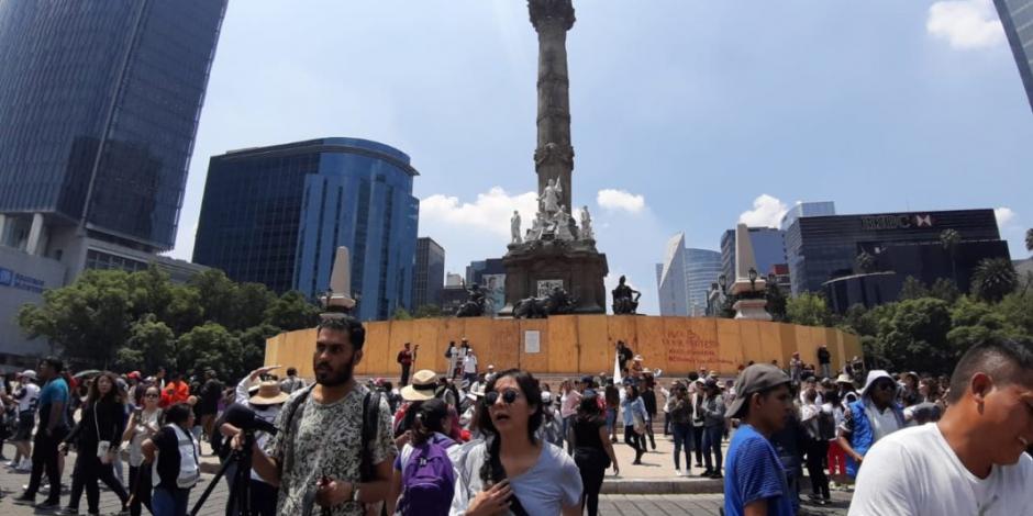 Marchan del Ángel al Zócalo contra feminicidios y violencia de género
