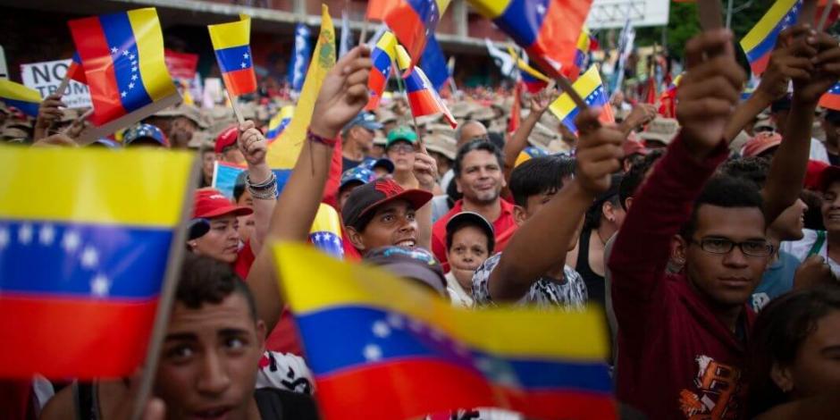 Crisis humanitaria en Venezuela obliga a gente a ponerse en riesgo