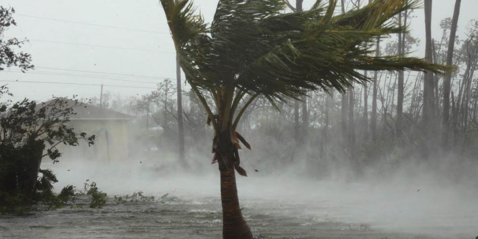 Huracán ‘Dorian’ baja a categoría 3 y se acerca a la costa este de Florida