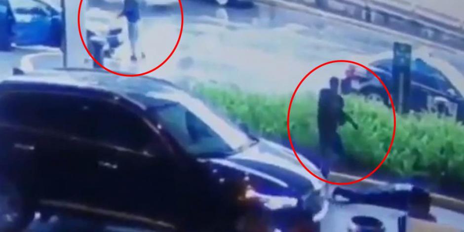 VIDEOS: Dos sujetos distrajeron vigilancia durante asesinato en Plaza Artz