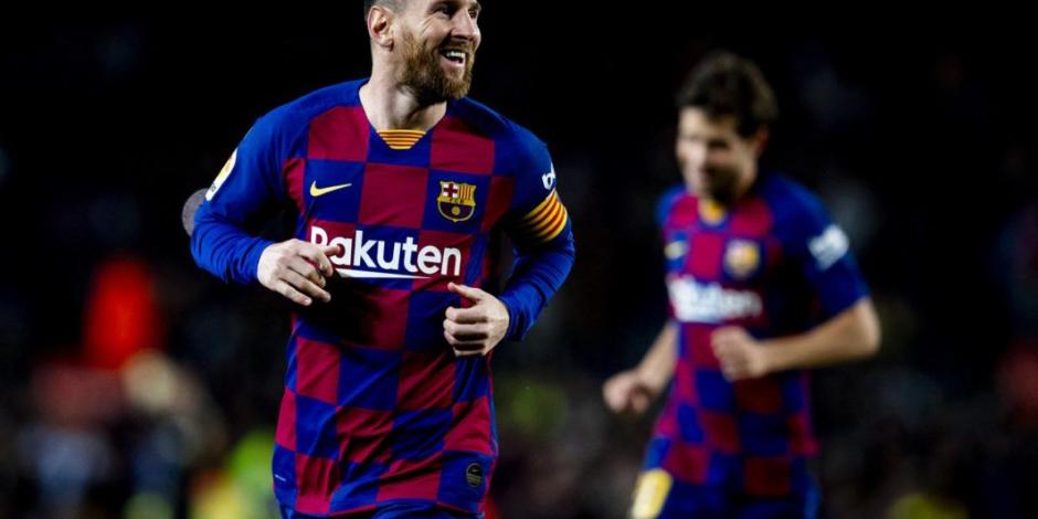 ¿Messi ve a Messi? El astro se mira en TV mientras trota en caminadora