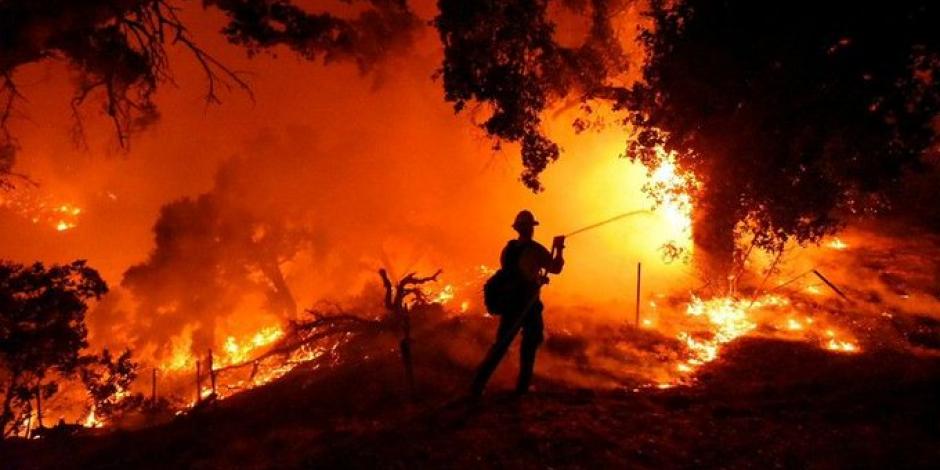 Reportan otro incendio en California; desalojan a miles