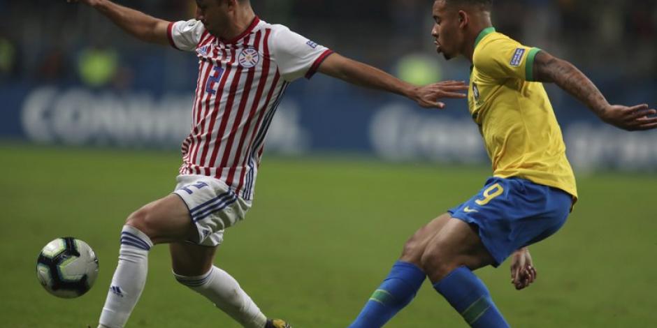Brasil vence en penaltis a Paraguay y avanza a semis de Copa América