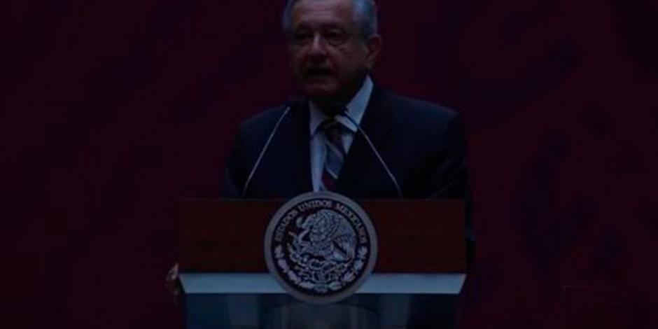 En plena conferencia de López Obrador se registra apagón