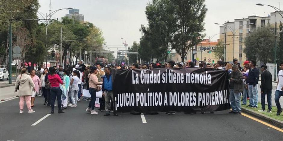 Comerciantes marchan de Reforma al Zócalo, afectan vialidad