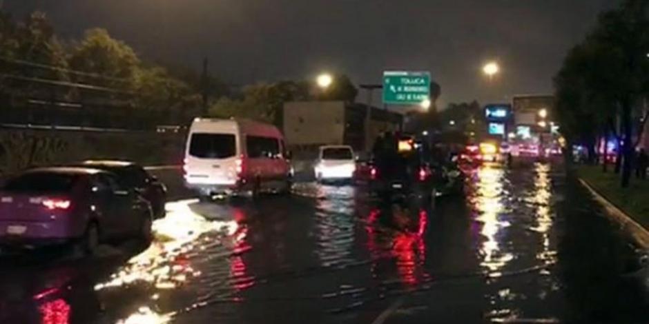 Valle de México amanece con lluvia que afecta el tránsito vehicular