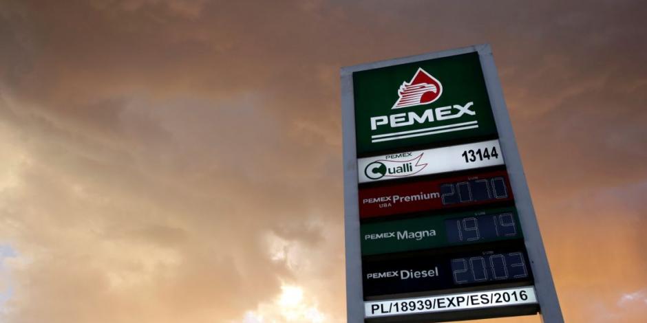 No hay límites para apoyar a Pemex, es fundamental para México: AMLO