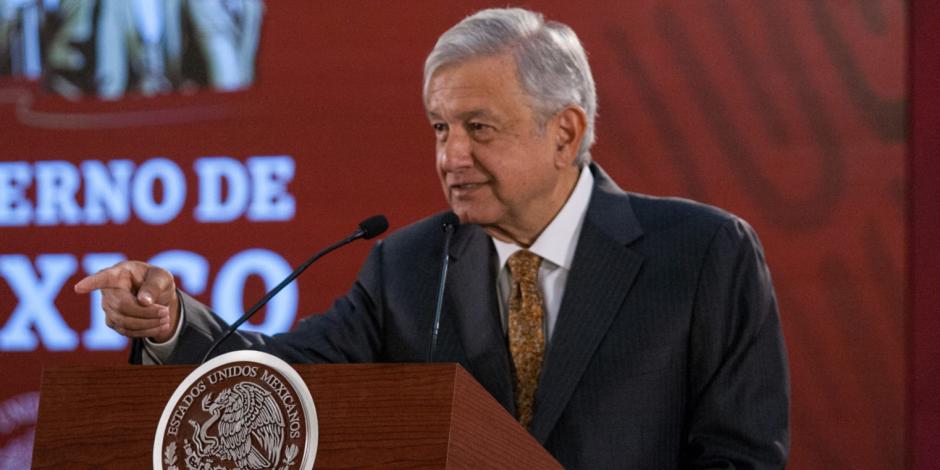 Lopez Obrador defiende su propuesta de comisionados para la CRE