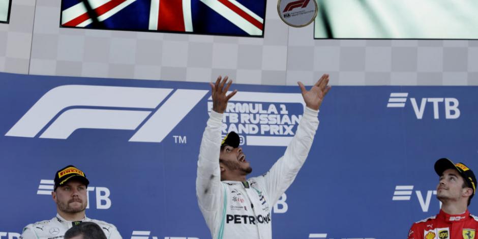 Lewis Hamilton regresa al podio tras cuatro fechas