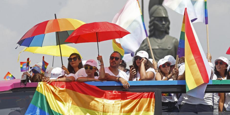 FOTOS: Celebran orgullo gay en Guadalajara y Monterrey
