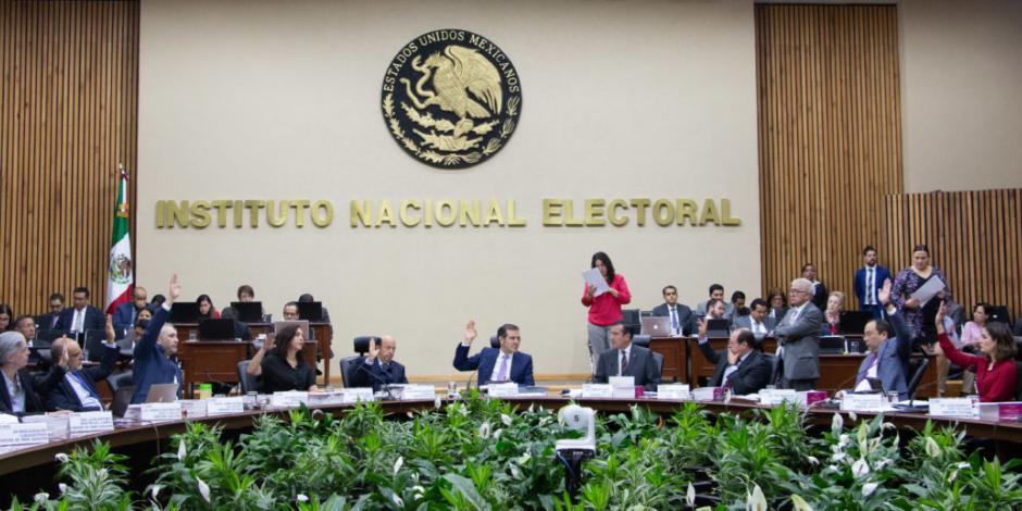 Morena descalifica a TEPJF por modificar convocatoria para elegir consejeros del INE.