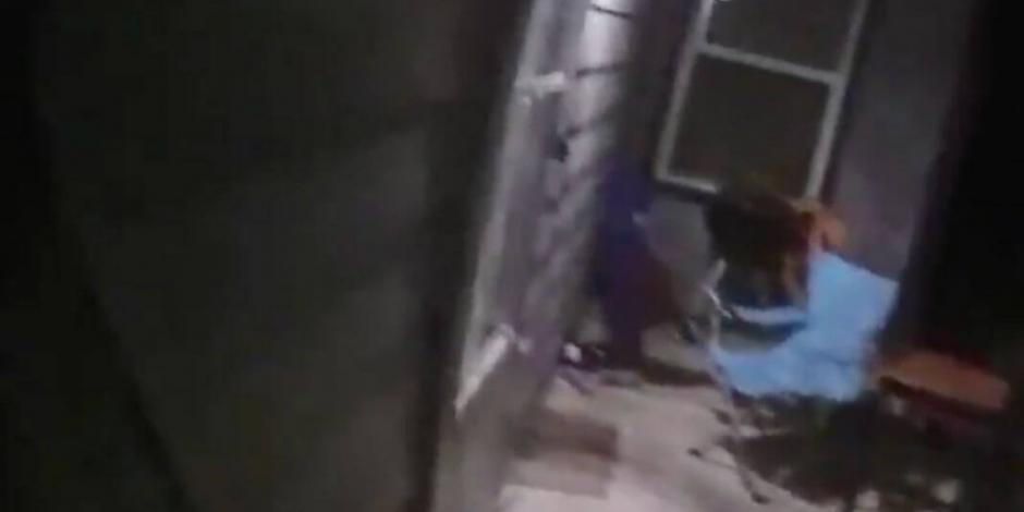 VIDEO: Policía dispara a mujer dentro de su propia casa en Fort Worth, Texas