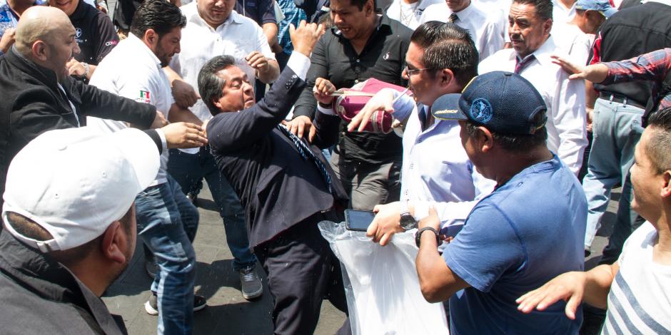 Tras enfrentamiento con taxistas acusan de negligencia en el Congreso capitalino