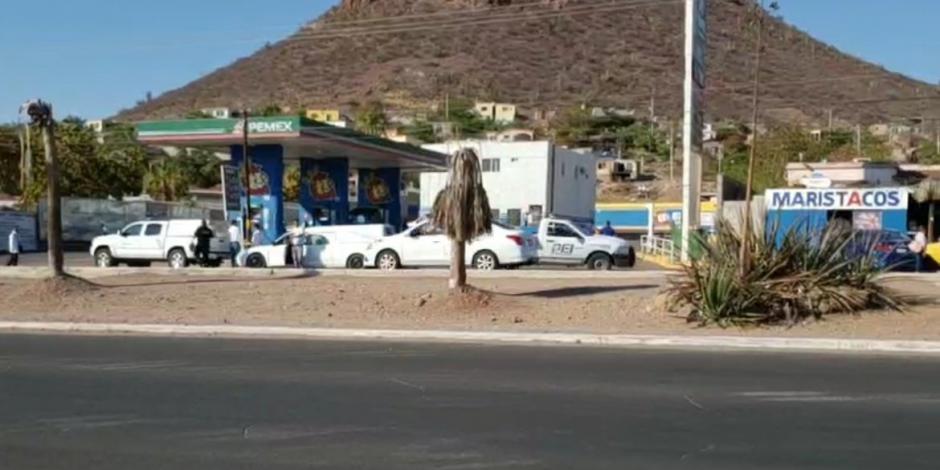 Atacan a policías en gasolinera de Guaymas, Sonora; reportan un muerto