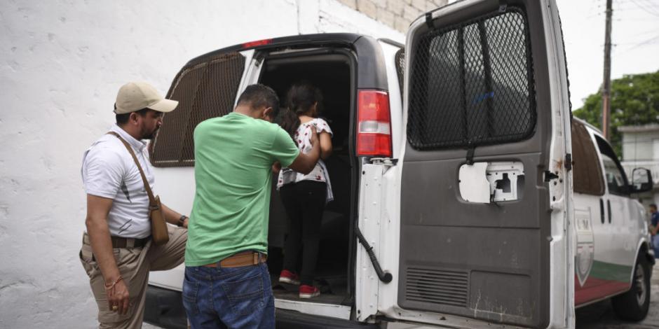 Rescatan a 147 migrantes centroamericanos en hotel de Villahermosa