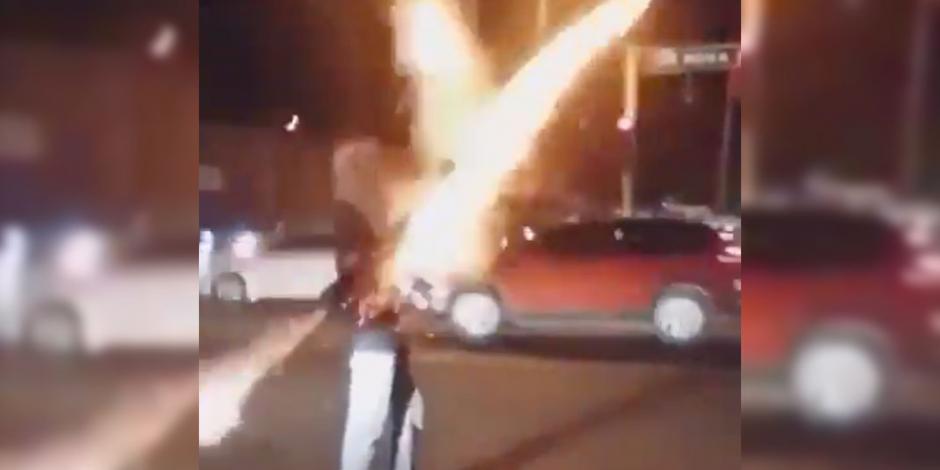 VIDEO: Captan a hombre disparando bazuca en las calles de Culiacán