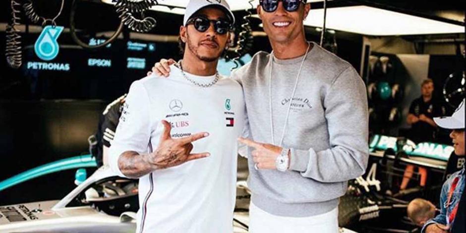 Video: El hijo de Cristiano Ronaldo 'maneja' el carro de Lewis Hamilton