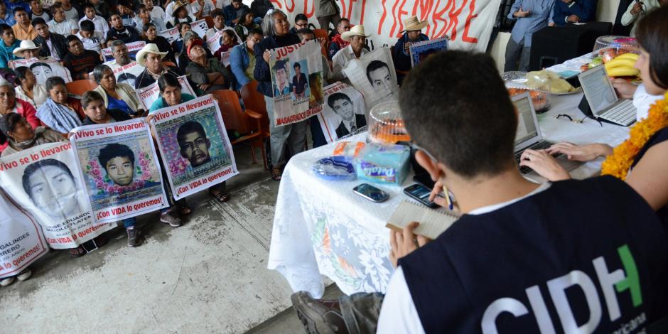 Llegan a México integrantes de CIDH por investigaciones de caso Ayotzinapa