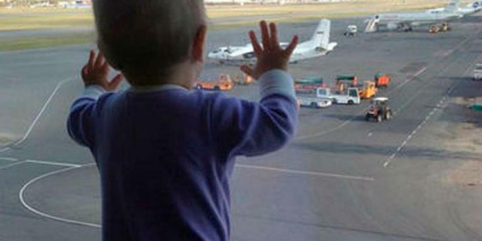 Avión aterrizó de emergencia porque mujer olvidó a su bebé en el aeropuerto