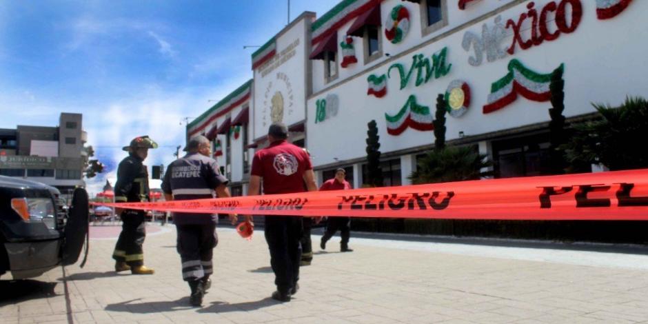 Desalojan Palacio Municipal de Ecatepec por amenaza de bomba