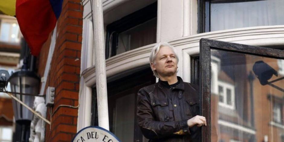 Assange se queda en prisión mientras se decide su extradición