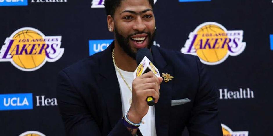 En Instagram, Davis se entera de traspaso a Lakers