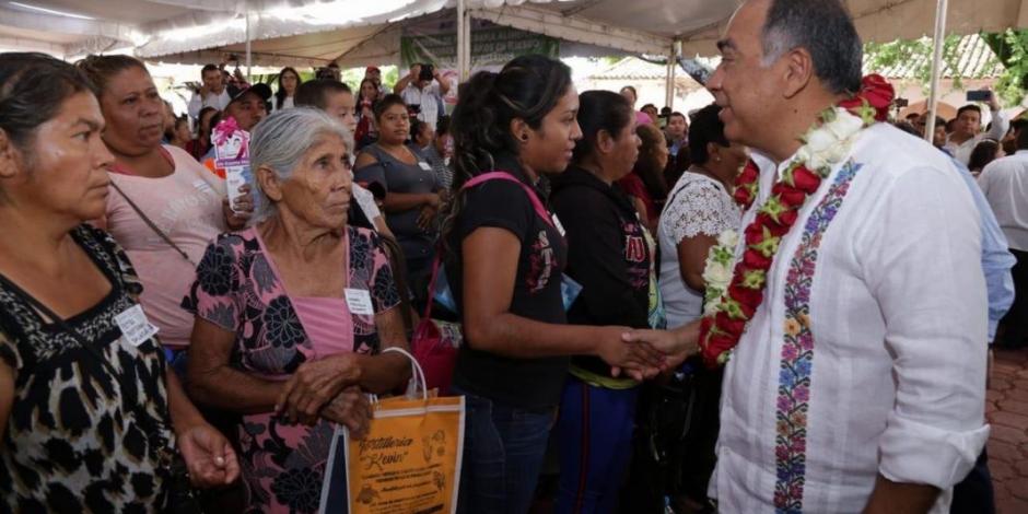 Astudillo impulsa mejoras en educación y salud en Tepecoacuilco