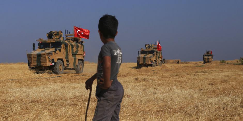 Turquía ya bombardea el territorio abandonado por EU en Siria