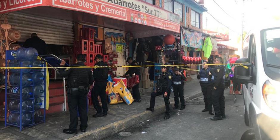 Matan a hombre en tienda de abarrotes en Coapa y huyen en moto
