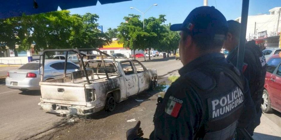 Encuentran cadáveres en Culiacán junto a camioneta clonada de Sedena