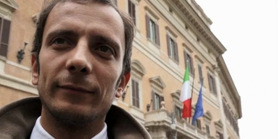 Político italiano opositor a la vacunación, fue hospitalizado por varicela