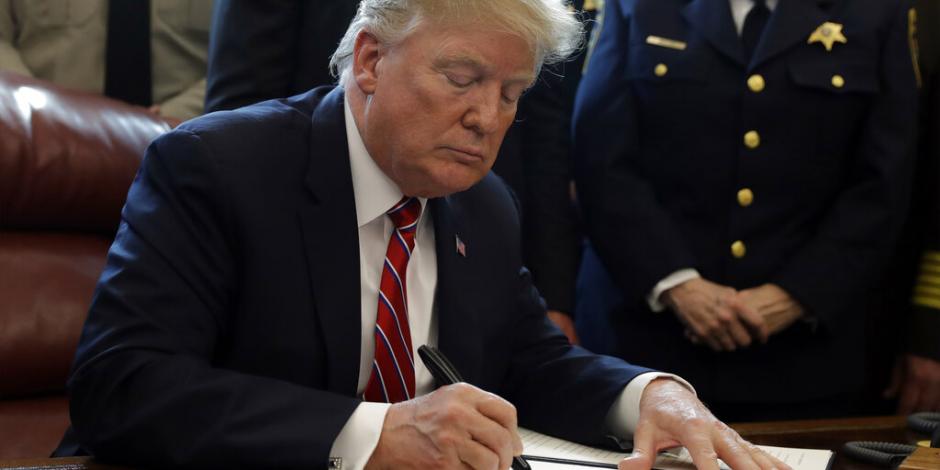 Firma Trump su primer veto presidencial con tal de financiar el muro