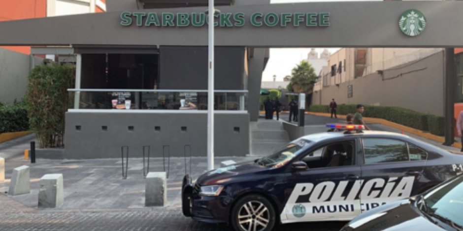 Bala perdida hiere a mujer en un Starbucks de Puebla