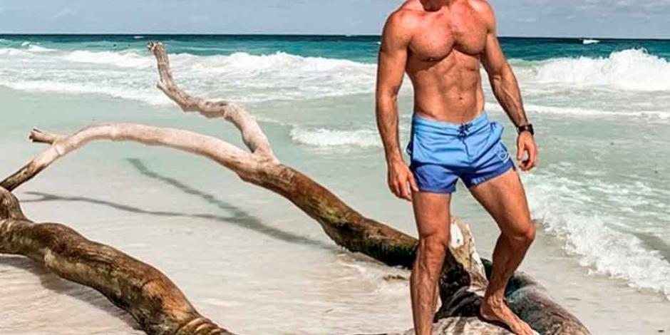 Sebastián Rulli se desnuda en la playa y causa revuelo entre sus fans (FOTOS)