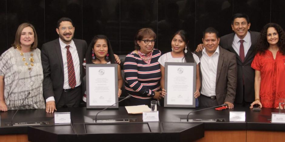 Yalitza Aparicio y Nancy García reciben reconocimiento en el Senado