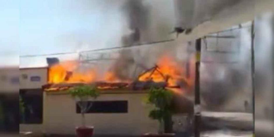 VIDEOS: Incendio consume restaurante "La Güera" en SLP