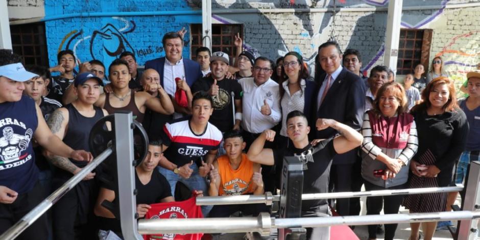 En Naucalpan rehabilitan gimnasio al aire libre "Las Barras Praderas"