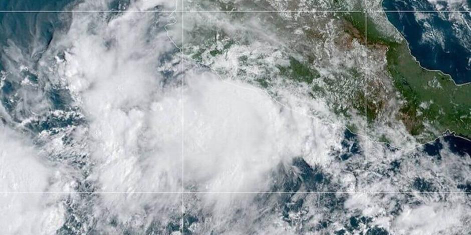 Alerta por tormenta "Lorena" en Michoacán, Guerrero, Jalisco y Colima